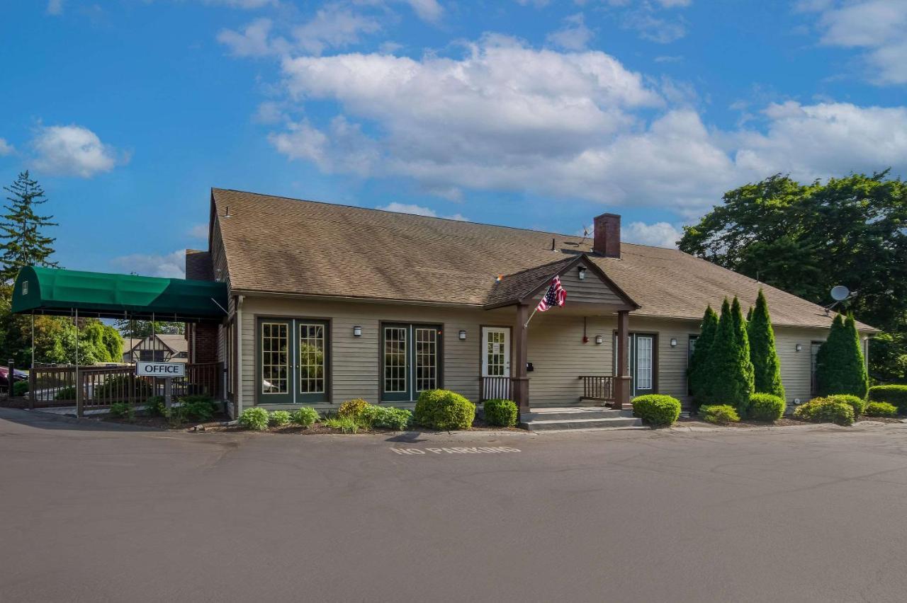 Quality Inn Great Barrington Exteriör bild