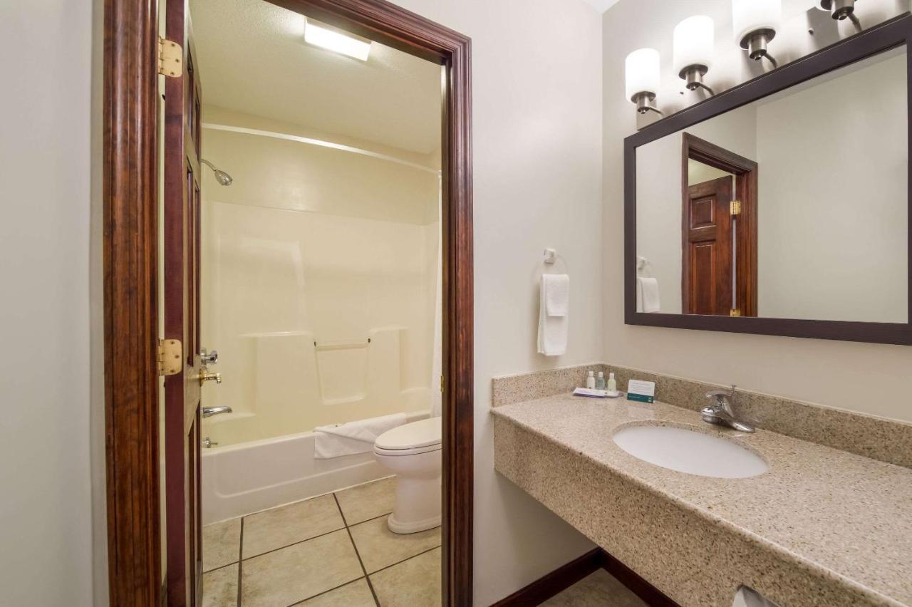 Quality Inn Great Barrington Exteriör bild